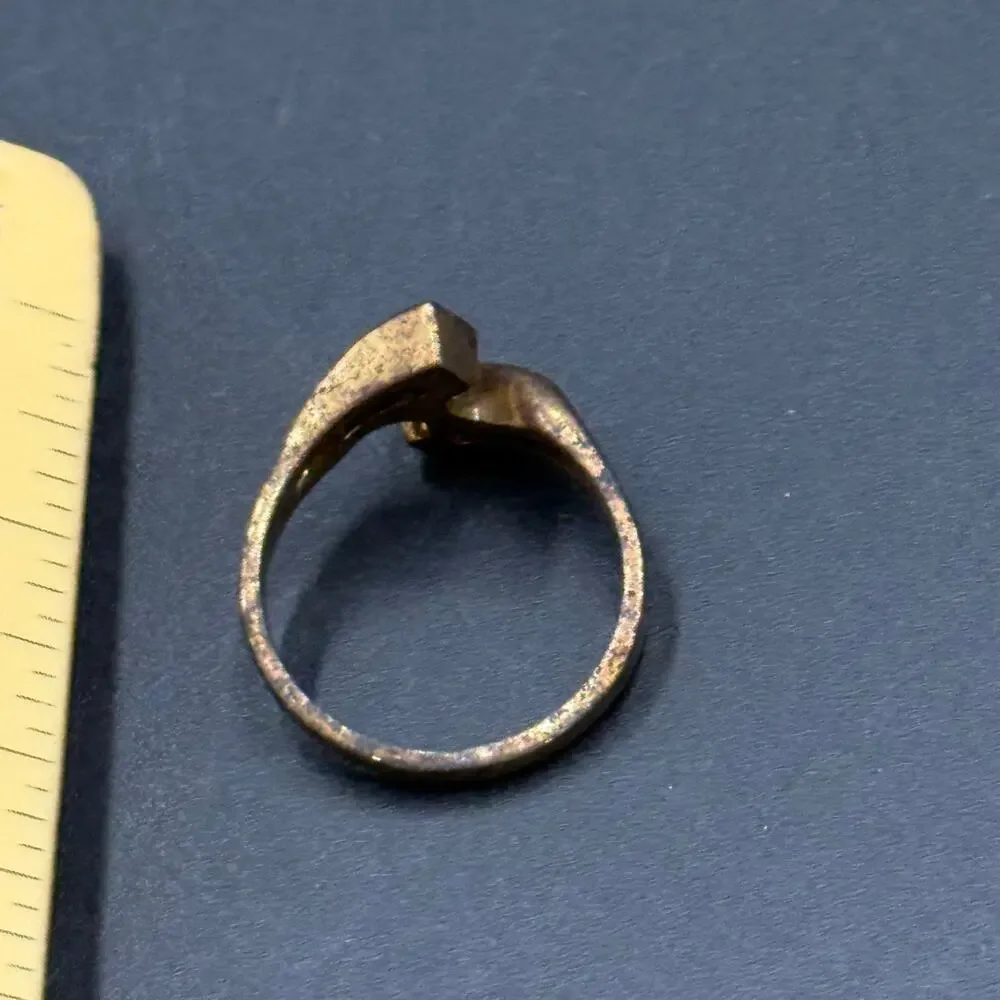 Vintage Marquise Bypass Ring Central Stone Gold Tone